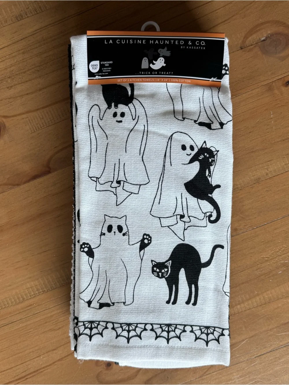 Cute Ghost with Black Cat Kassatex La Cuisine Haunted Hand Towels Set of 5